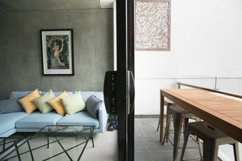 Spacious Apartment Close To Melbourne CBD - QLD Tourism 3