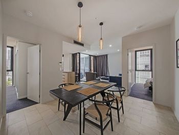 LaVida Apartments 2 Bedroom 2 Bathroom - Queensland Tourism 5