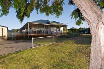 Port Lincoln Holiday Houses - Queensland Tourism 5