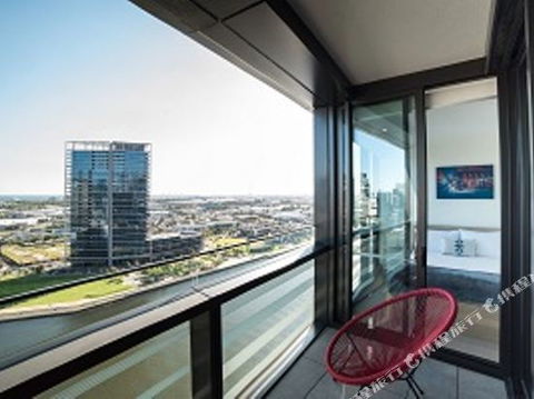 WaterFront Apartment - Queensland Tourism 5