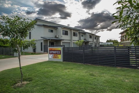 Spinifex Motel & Serviced Apartments - Queensland Tourism 3