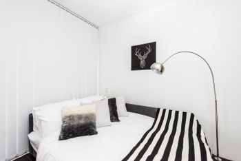 Executive Two Bed Penthouse Studio In The City - QLD Tourism 3