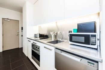 Executive Two Bed Penthouse Studio In The City - QLD Tourism 2