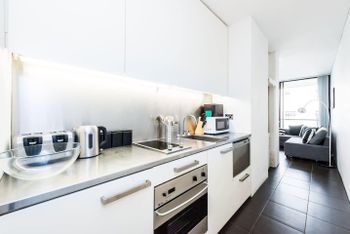 Executive Two Bed Penthouse Studio In The City - QLD Tourism 4