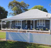 Edgeworth Street Manor - QLD Tourism