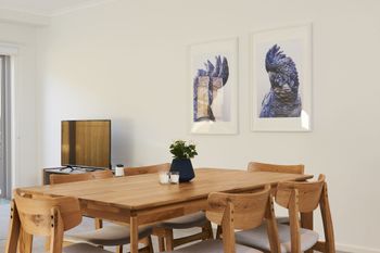 Spacious & Bright 1 Bedroom Apartment - QLD Tourism 4