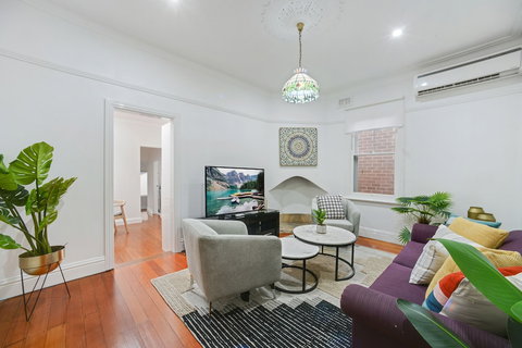 HomeHotel LuxuryHome 500m Crows Nest Shops - Queensland Tourism 4