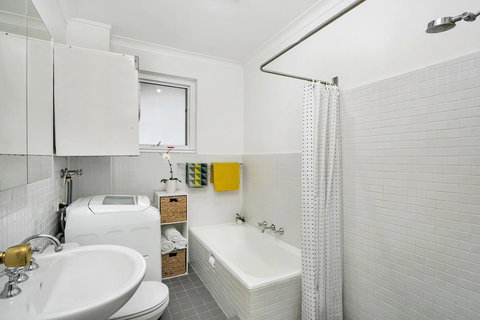 Chatswood Convenience JANET - QLD Tourism 0