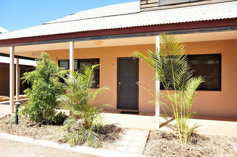 Ningaloo Breeze Villa 2 - QLD Tourism 4