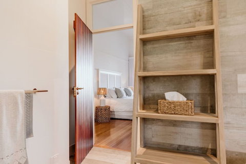 Waterfront - QLD Tourism 5