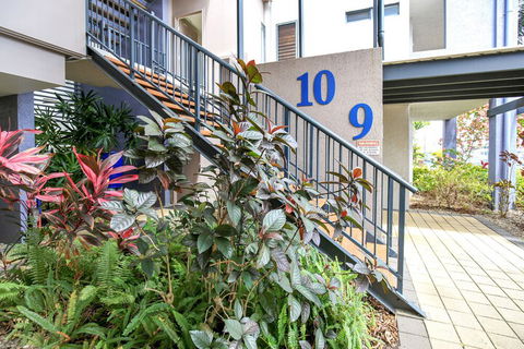 Centrally Located Apartment 1019 - QLD Tourism 1