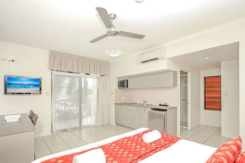 Centrally Located Apartment 1019 - QLD Tourism 3