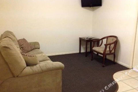 Motel Myall - QLD Tourism 7