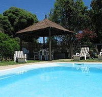 Golden Chain Wine Village Motor Inn - Queensland Tourism