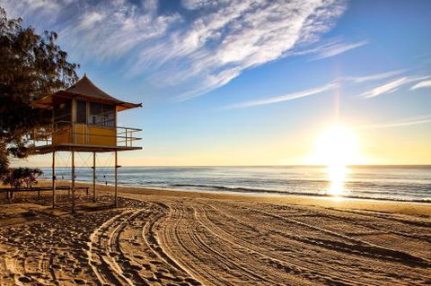 Seacrest Beachfront Holiday Apartments - Queensland Tourism 1