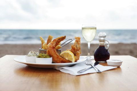 Seacrest Beachfront Holiday Apartments - Queensland Tourism 6