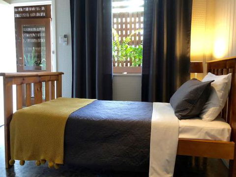 Five 3 Five - The Beachside Barracks - Queensland Tourism 3