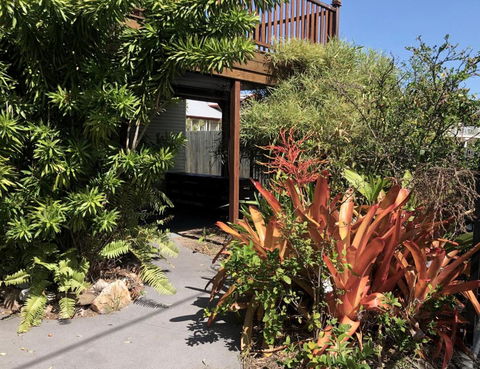 Five 3 Five - The Beachside Barracks - Queensland Tourism 5