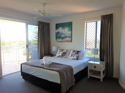 Beachside Resort - Queensland Tourism 0
