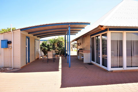 Osprey Holiday Village Unit 123 - QLD Tourism 3