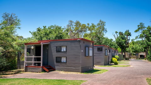 Adelaide Caravan Park - QLD Tourism 1