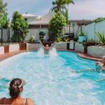 Beach & Bay Holiday House - QLD Tourism 0