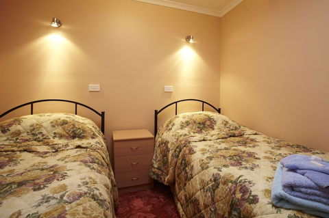 North East Rest Awhile Bed & Breakfast - QLD Tourism 4