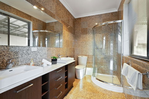 Villa De Marseilles - Melbourne - Queensland Tourism 2