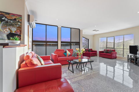 Villa De Marseilles - Melbourne - Queensland Tourism 5