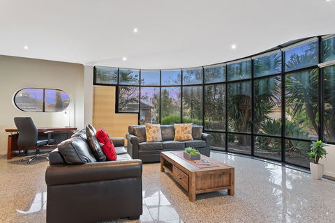 Villa De Marseilles - Melbourne - Queensland Tourism 3