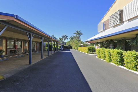 Smart Motel Bert Hinkler - QLD Tourism 3