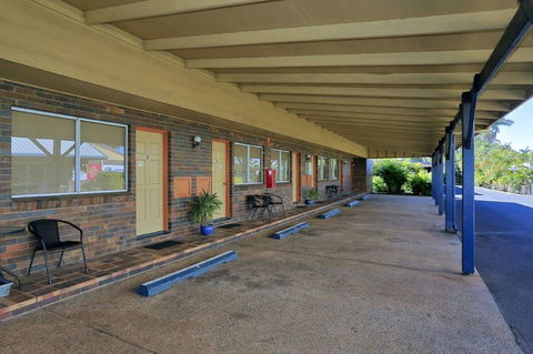 Smart Motel Bert Hinkler - QLD Tourism 1