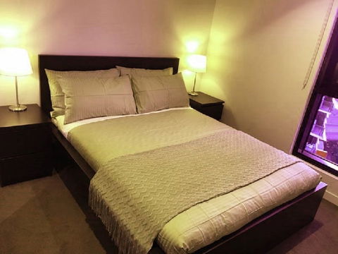 Southbank Platinum Tower Apartment - QLD Tourism 6