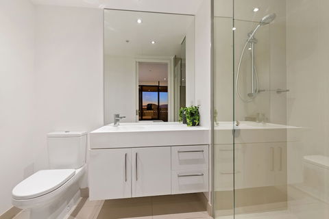 Sanctuary Apartments - Prima Pearl - QLD Tourism 1