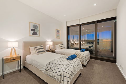 Sanctuary Apartments - Prima Pearl - QLD Tourism 5