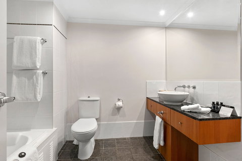 Poolside Apt In Alamanda Beachfront Resort 67 - QLD Tourism 6