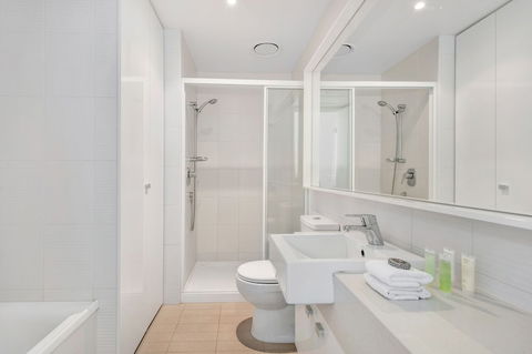 MJ Shortstay Whiteman St Apartments - QLD Tourism 0