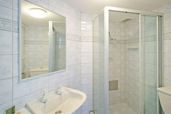 Syrenense Apartments - Queensland Tourism 0