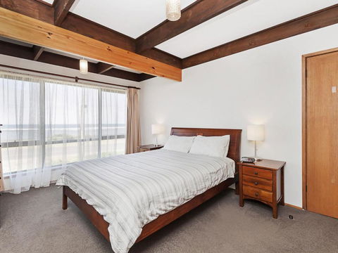 Swimmers Rest - Uninterrupted Panoramic Ocean Views - 1 Bedroom - Queensland Tourism 5