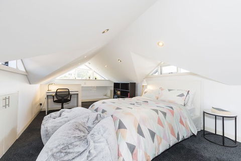 Coogee Luxury Home With Salt Water Pool & Parking - Queensland Tourism 5
