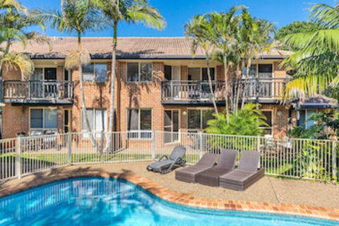 Bayside Court Apartments - Queensland Tourism 0