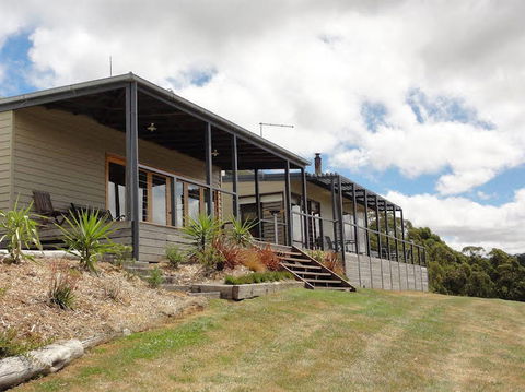 King Parrot Cottages - QLD Tourism 3