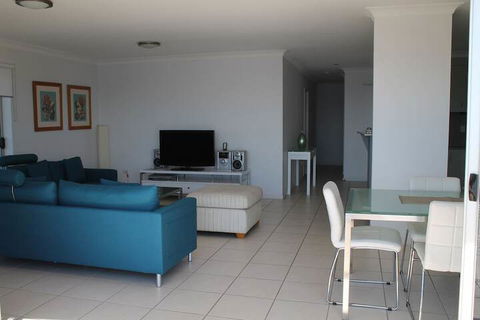 Regent Place Apartments - Queensland Tourism 5