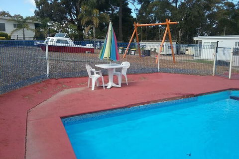 Lakes Caravilla Caravan Park - Queensland Tourism 6