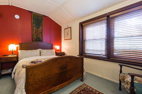 Strathvea Guest House - QLD Tourism 3
