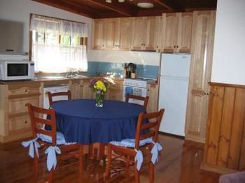 Buttercup Cottage & Private Apartment - Queensland Tourism 6