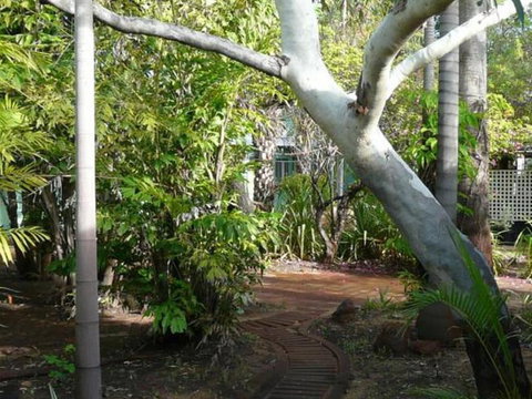 West Kimberley Lodge & Caravan Park  - QLD Tourism 1