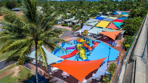Cairns Coconut Holiday Resort - QLD Tourism 0