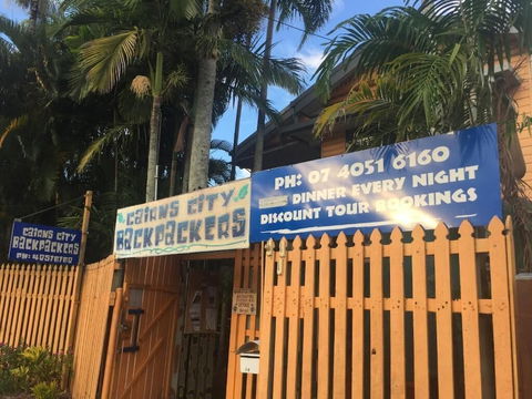 Cairns City Backpackers Hostel - QLD Tourism 0