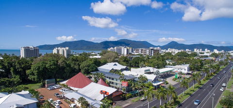 Cairns Holiday Lodge - QLD Tourism 2